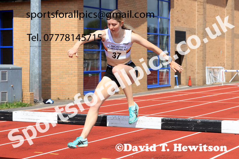Steeplechase, 2026 Elswick Harriers Event, Wentworth, Hexham. Photo: David T. Hewitson/Sports for All Pics